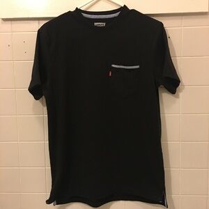 LEVI’S tee